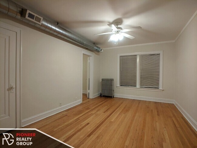 Photo - 1253 W Henderson St Unit 2