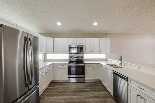 Photo - 18200 SW 6th St