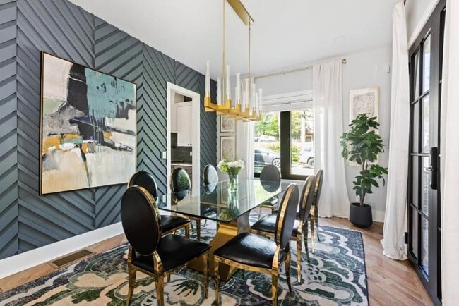 Photo - 2217 Ridgedale Rd NE