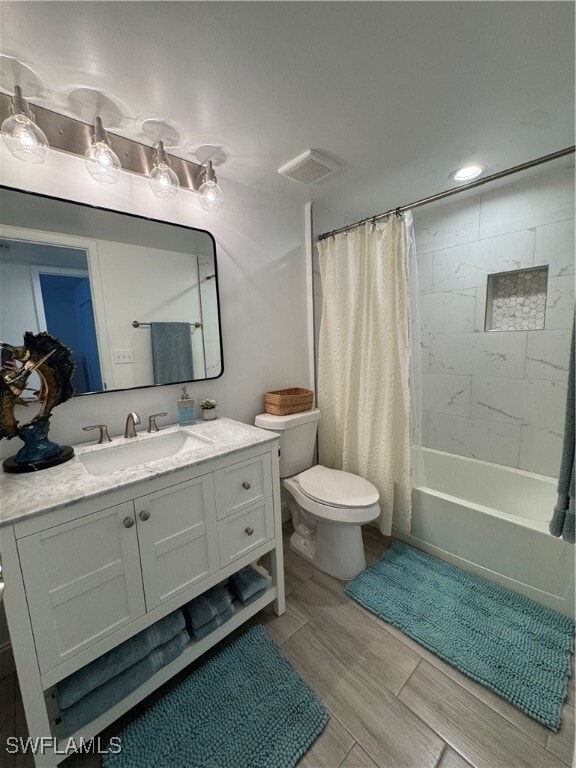 Building Photo - 5665 Trailwinds Dr Unit 616
