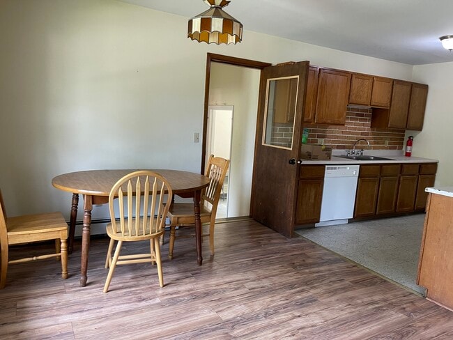 Building Photo - 166 Kendall Ave Unit 1 Rental