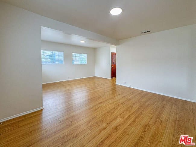 Photo - 4459 W 136th St