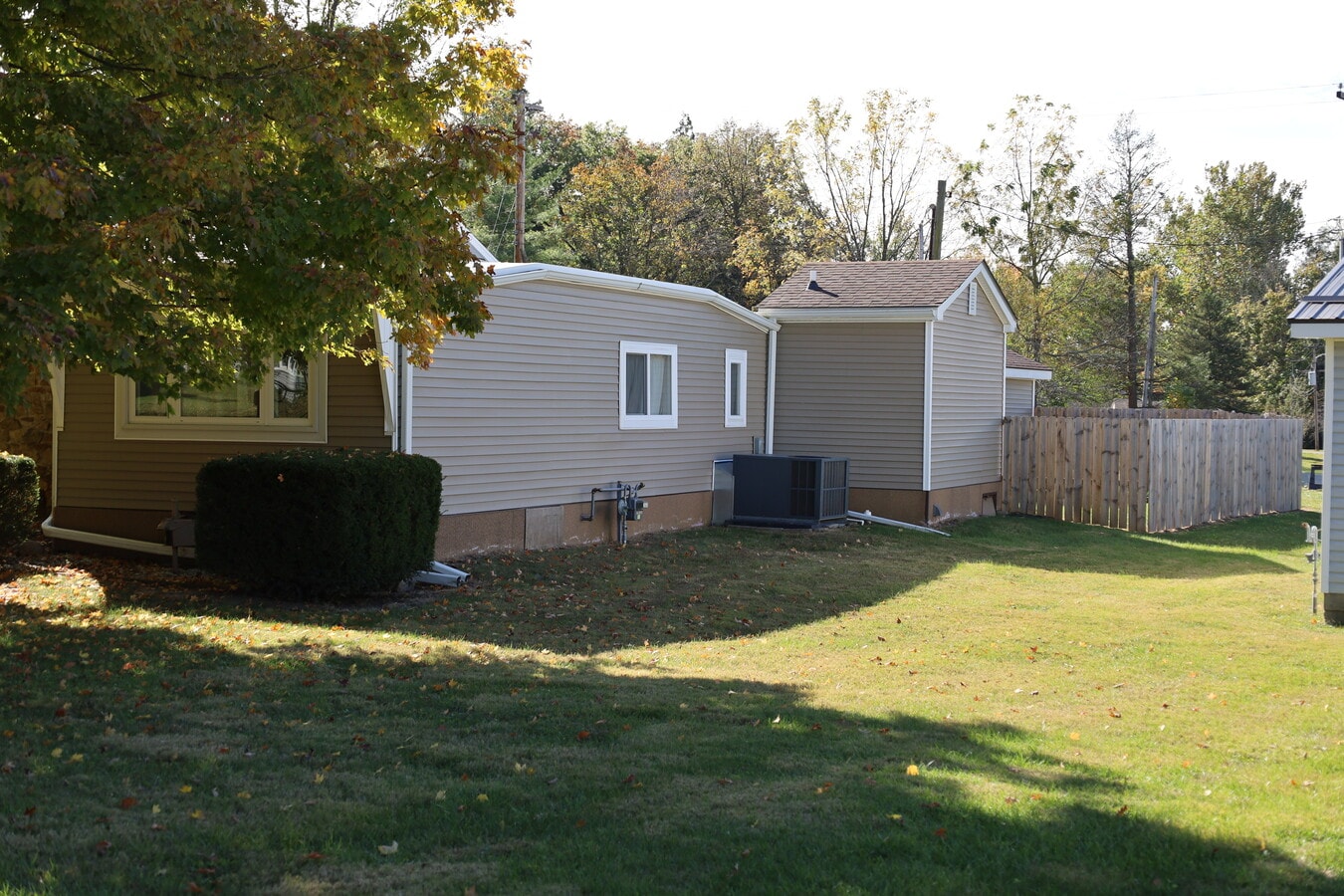 Photo - 129 W Jefferson St