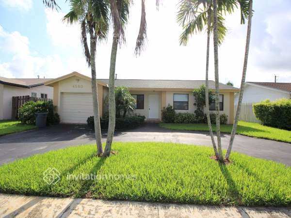Photo - 4580 NW 113th Terrace Casa