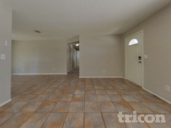 Photo - 407 43rd St Blvd W