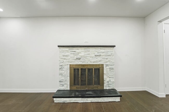 Photo - 110 Mill St