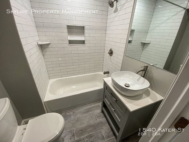 Baño completo en el segundo piso