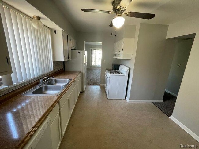 Photo - 59 W Harwood Ave