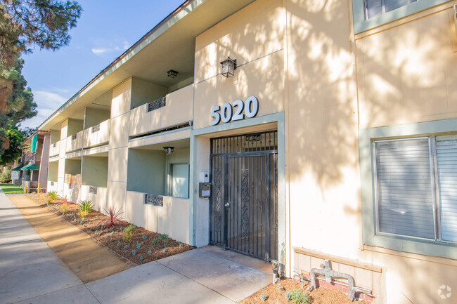 Building Photo - Tujunga Apartments