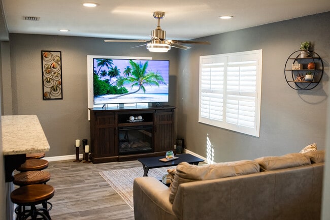 Photo - 3620 47th St N