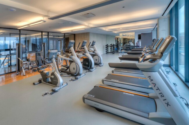 Photo - 620 W Division St