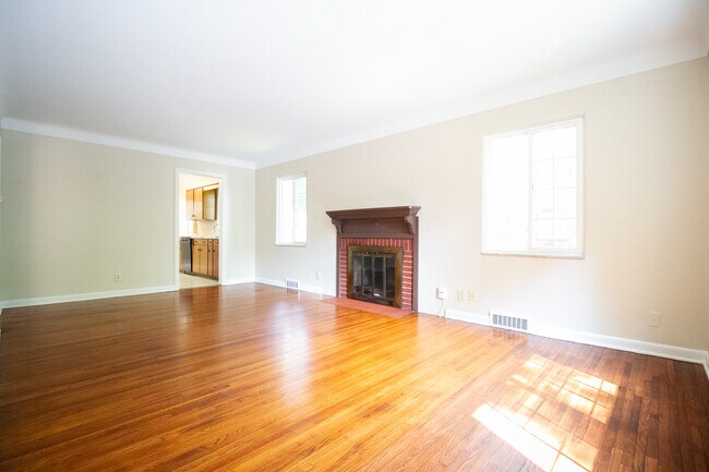 Photo - 2424 Lambert Dr