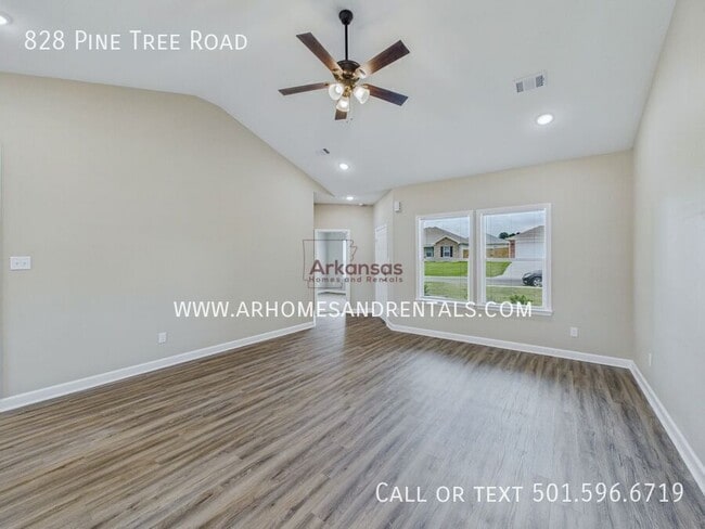 Photo - 828 Pine Tree Rd