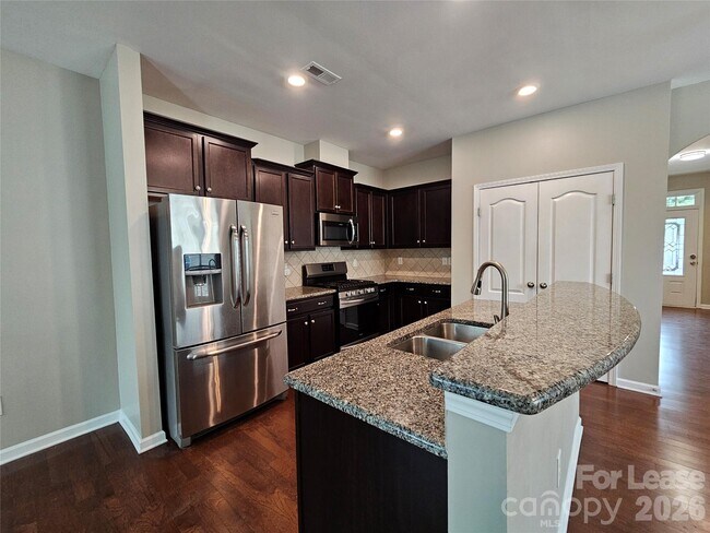Photo - 3233 Yarmouth Ln