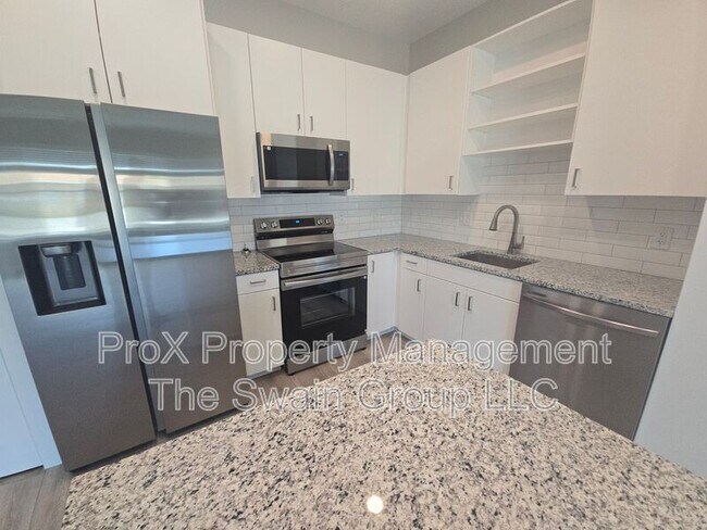 Photo - 701 Bates Ave SW Unit 102