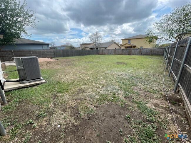 Building Photo - 651 Northern Lights Dr Rental