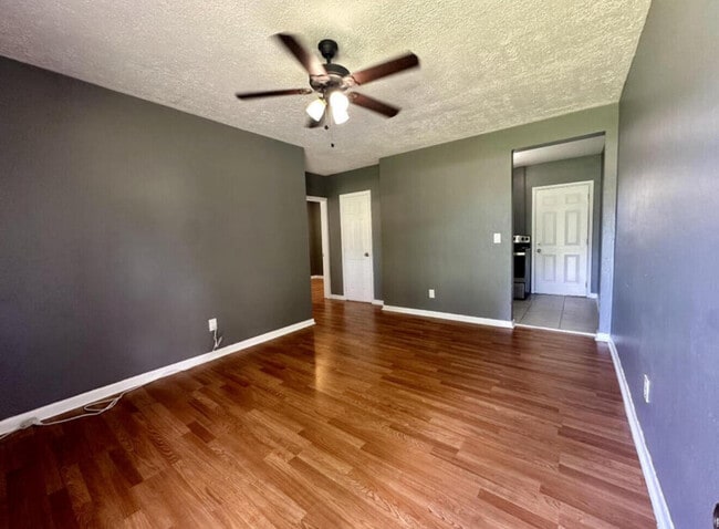 Photo - 24 SW 10th Ave