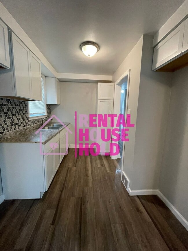 Photo - Security Deposit Slashed in Half just $500...