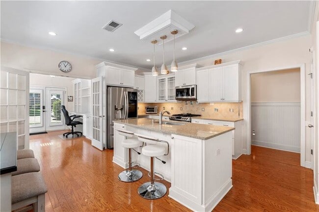 Photo - 1564 Mercer Ave