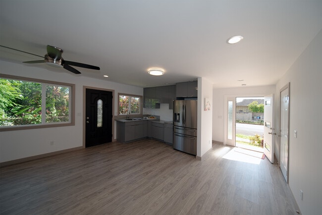 Building Photo - 1528 Hooli Cir