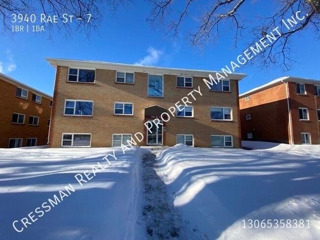 Building Photo - 1 bed 1 bath Unit 7