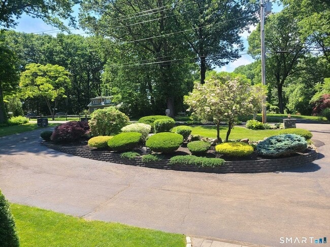 Photo - 925 Dunbar Hill Rd