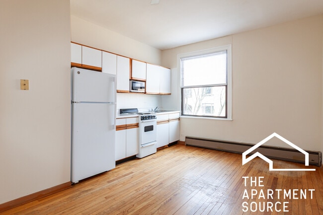 Photo - 634 W Barry Ave