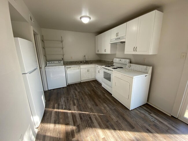 Photo - 400 Rann Ct