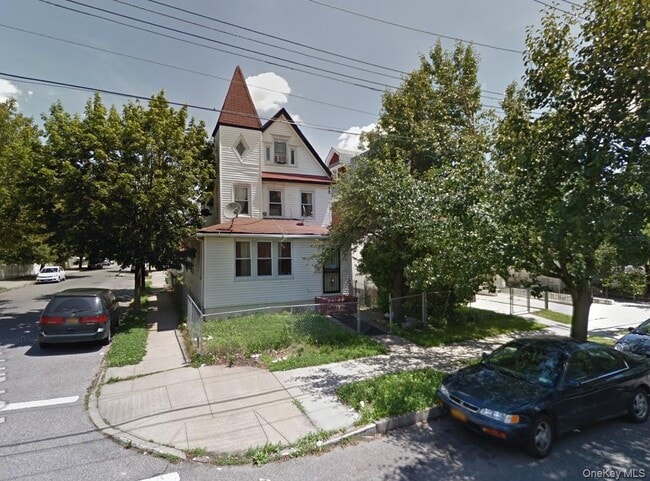 Building Photo - 107-01 Pinegrove St Rental