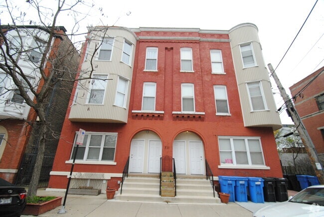 Building Photo - 711 N Hoyne Ave Unit 1N Rental