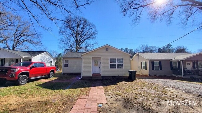 Photo - 333 Friendship Dr