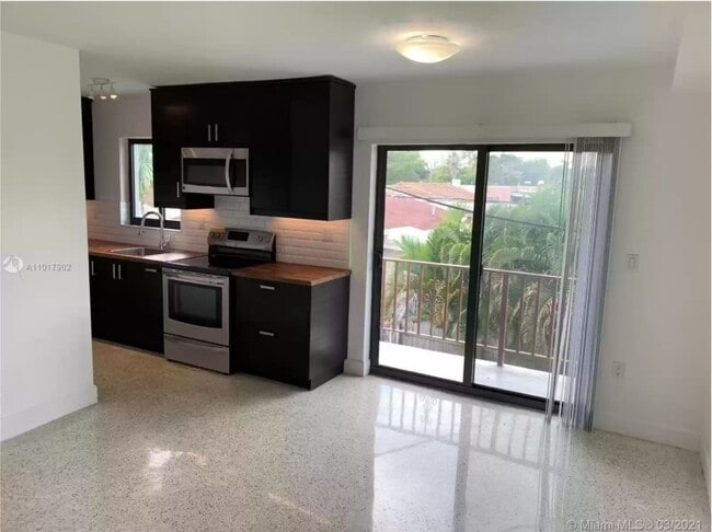 kitchen - 1960 SW 27th Ave Unit 3