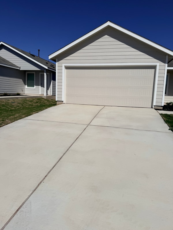 Photo - 208 Skyfire St