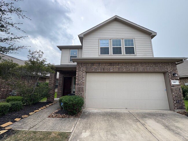 Building Photo - 4B2.5B Warm & Spacious Home in Remington R...