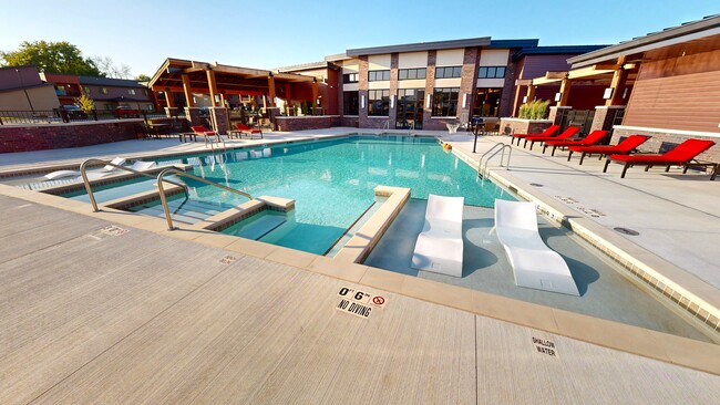 Resort Style Pool - The Wit : Resort Style Living Rental