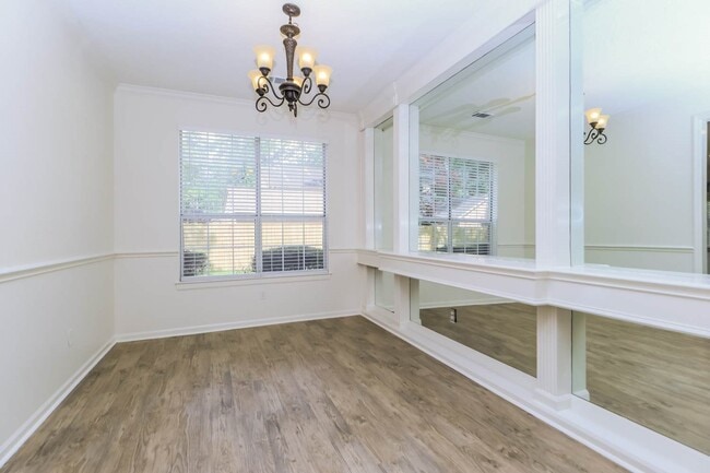 Photo - 14 E Trillium Cir