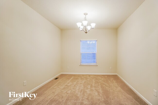 Photo - 717 Wallace Dr