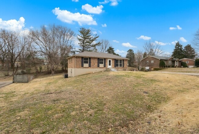 115 W Park Dr