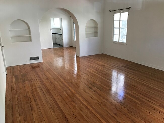 Photo - 8366 Blackburn Ave Unit 8366 Blackburn Ave #3
