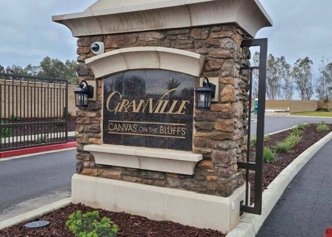 1341 E Via Sentieri Dr