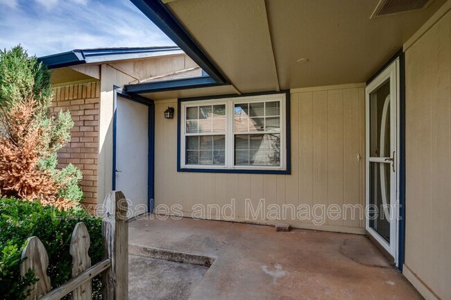 Photo - 12316 SW 14th St