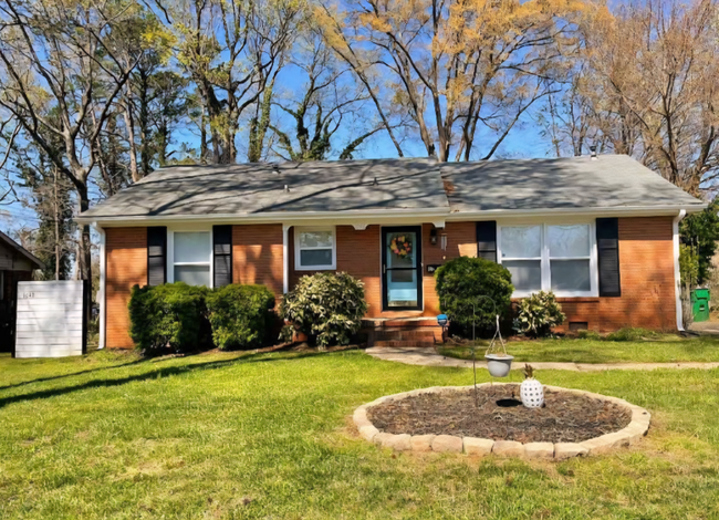 Photo - 1042 Interurban Ave House