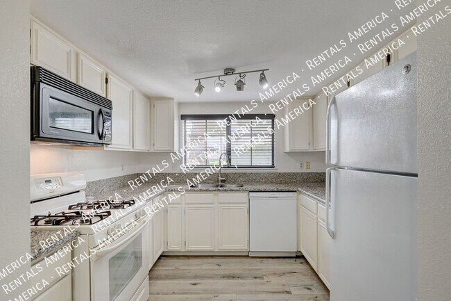 Photo - 101 Luna Way