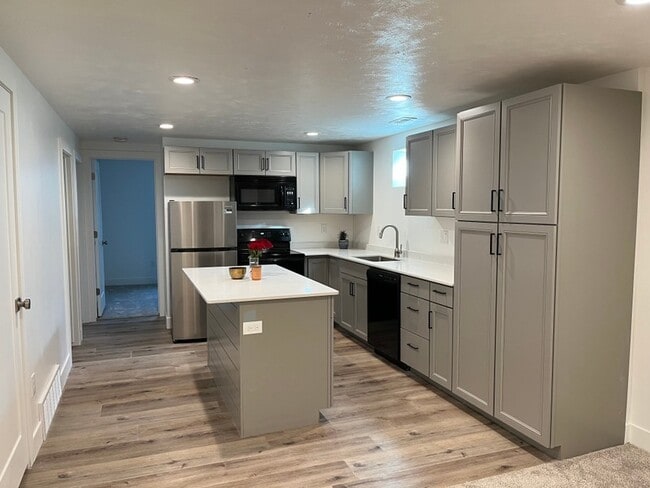 Photo - 1895 N 800 W