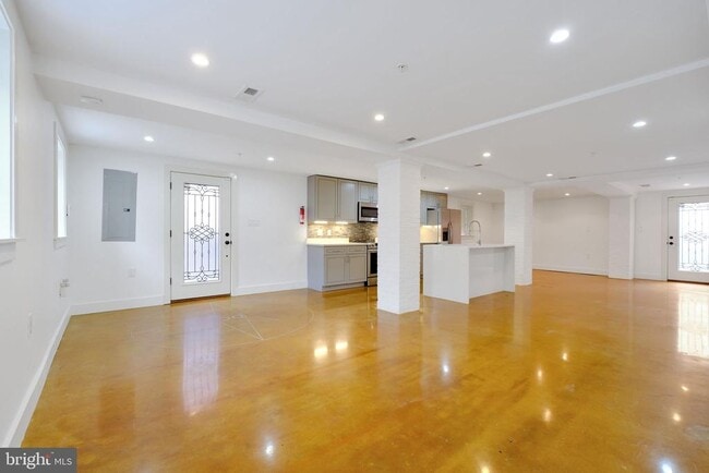 Building Photo - 1239 Simms Pl NE Unit 5
