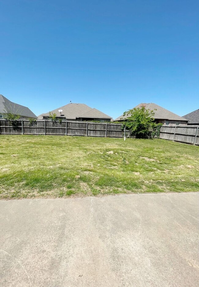 Photo - Desired Durant Neighborhood/Close to Walma...