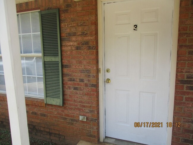 Building Photo - 2511 Cardinal St