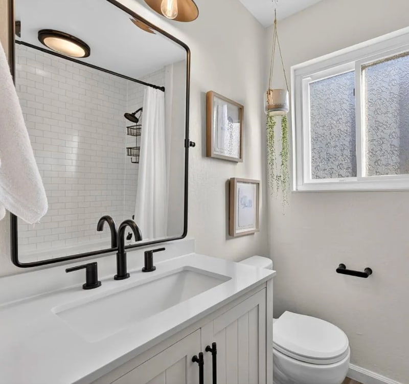 Photo - 1295 Jasmine Way