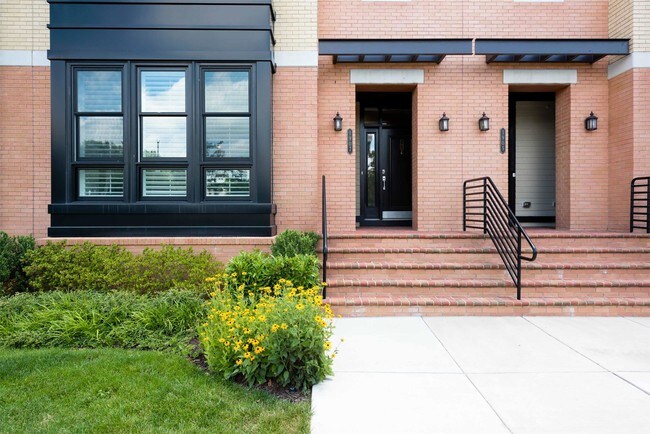 Photo - 1907 Richmond Hwy