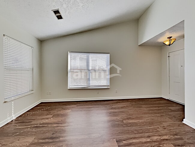 Photo - 2207 Erin Ln